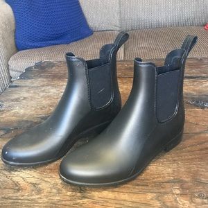 Black rain booties